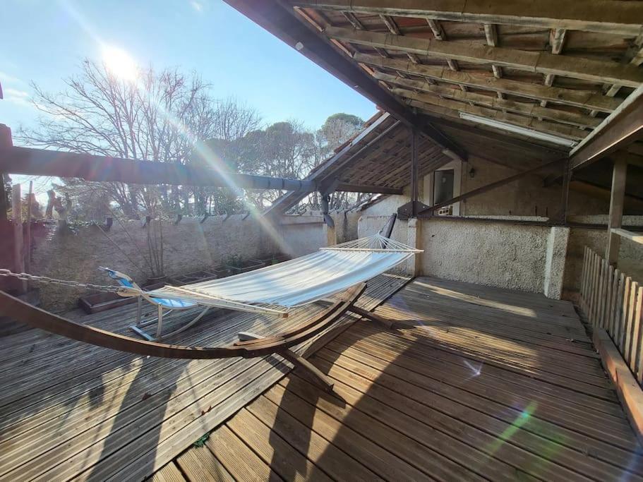 Maison 3 Chambres Avec Piscine Couverte Lespignan 外观 照片