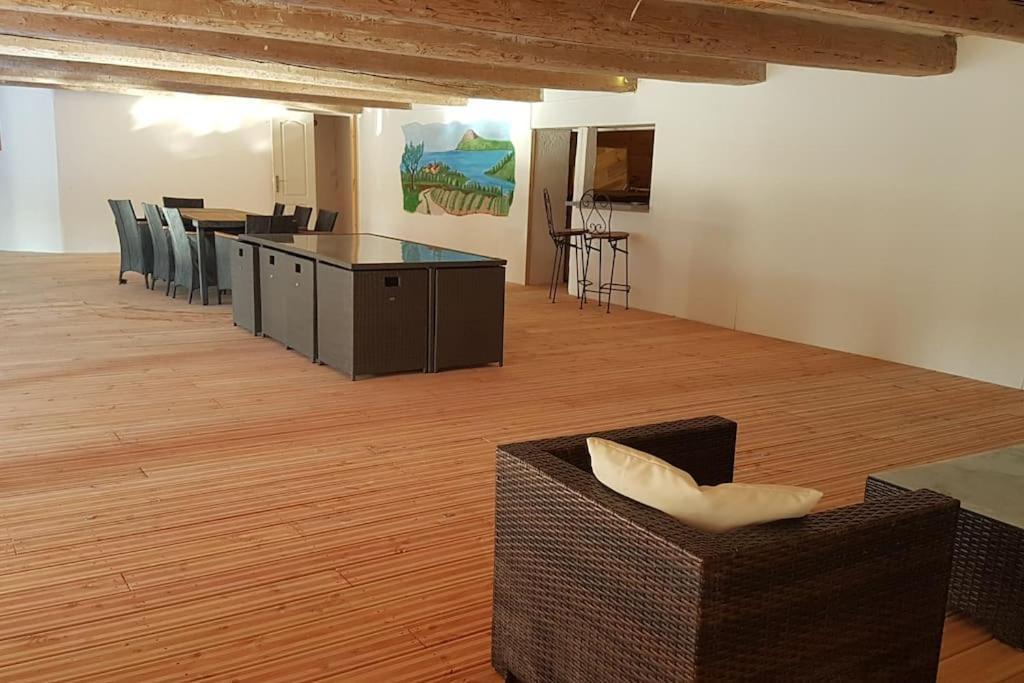 Maison 3 Chambres Avec Piscine Couverte Lespignan 外观 照片
