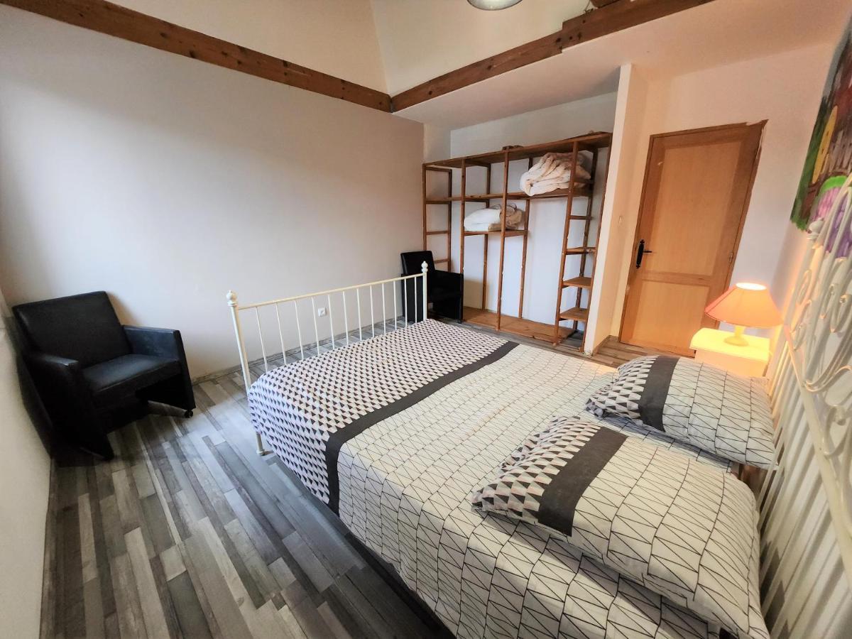 Maison 3 Chambres Avec Piscine Couverte Lespignan 外观 照片